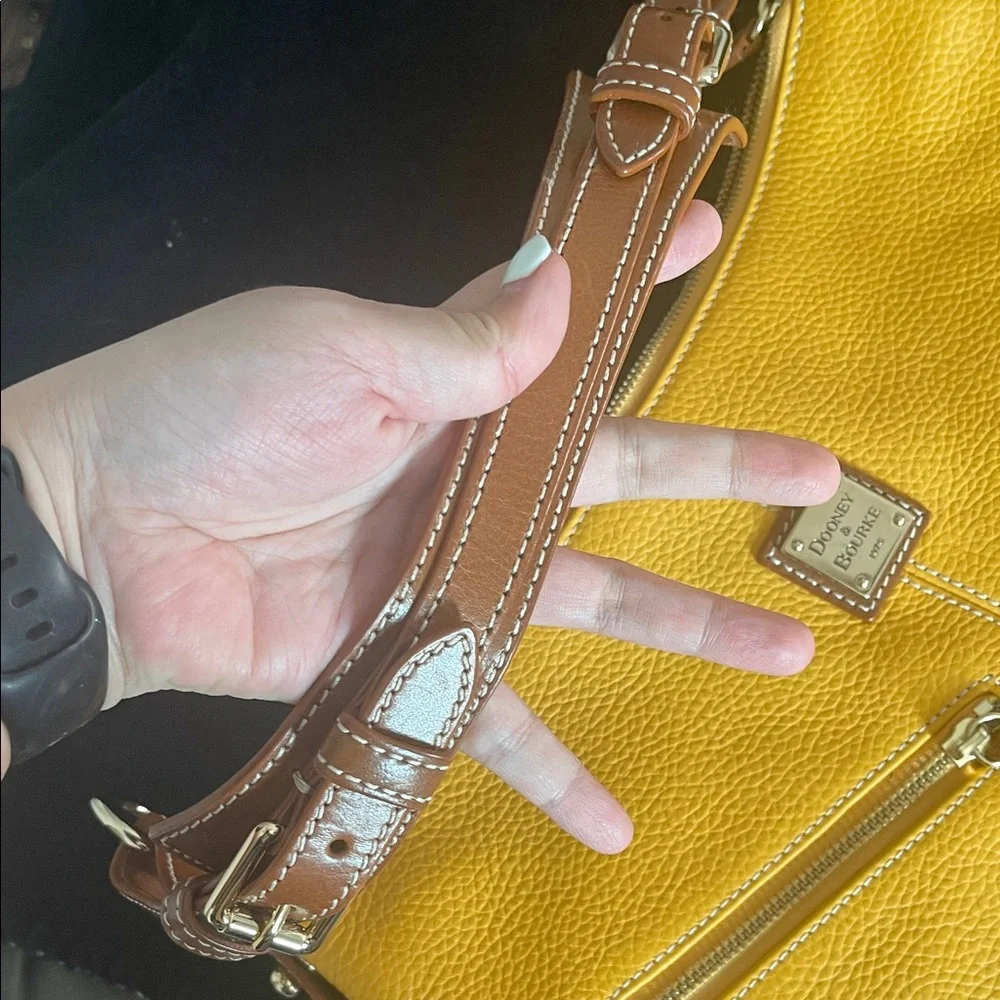 VIDEO- Dooney & Bourke mustard pebbled leather Shoulder Bag